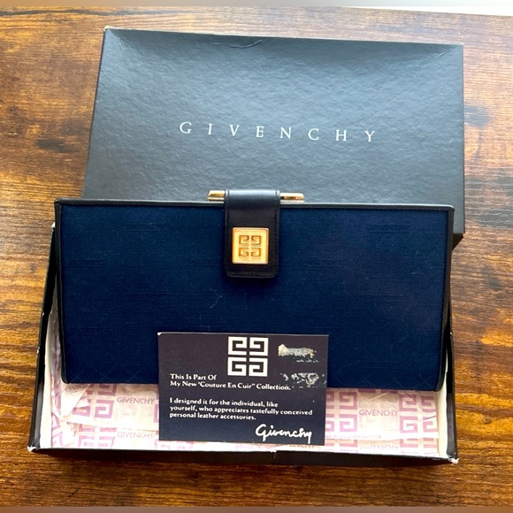 Givenchy Wallet NIB Kisslock Wallet - Picture 1 of 16